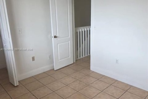 Снять в аренду кондоминиум в Хайалиа, Флорида 2 спальни, 90.12м2, № 2006367 - фото 6