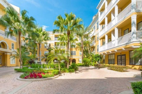 Condo in Orlando, Florida, 2 bedrooms  № 1548453 - photo 1