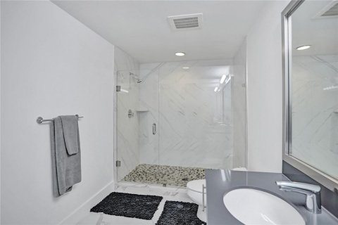 Condo in Miami, Florida, 1 bedroom  № 2357806 - photo 28