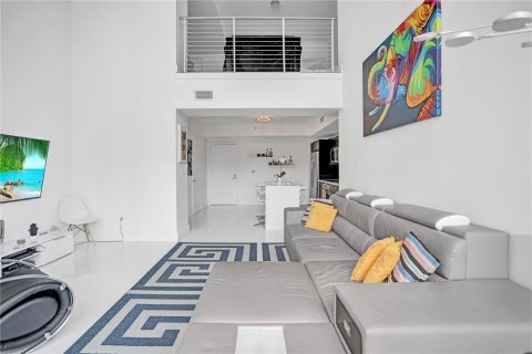 Condo in Miami, Florida, 1 bedroom  № 2357806 - photo 8