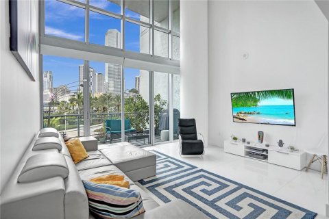 Condo in Miami, Florida, 1 bedroom  № 2357806 - photo 5