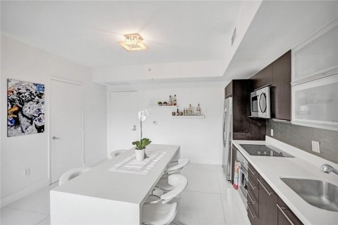 Condo in Miami, Florida, 1 bedroom  № 2357806 - photo 14