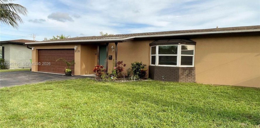 House in Sunrise, Florida 4 bedrooms, 164.25 sq.m. № 2086438