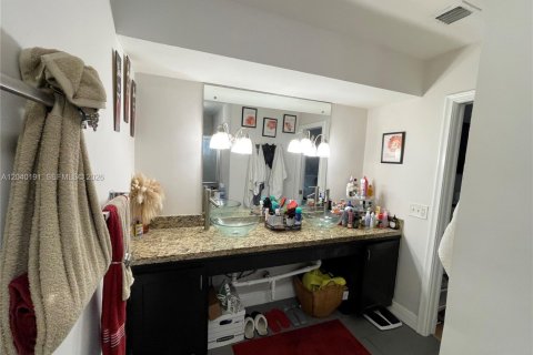 House in Sunrise, Florida 4 bedrooms, 164.25 sq.m. № 2086438 - photo 25