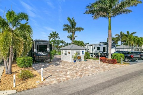 Land in Fort Myers, Florida № 1533675 - photo 3