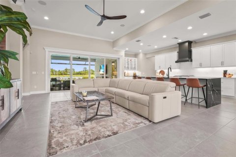 House in Sarasota, Florida 4 bedrooms, 374.67 sq.m. № 1881437 - photo 18