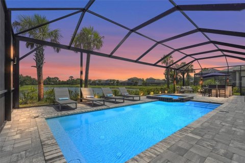 House in Sarasota, Florida 4 bedrooms, 374.67 sq.m. № 1881437 - photo 3