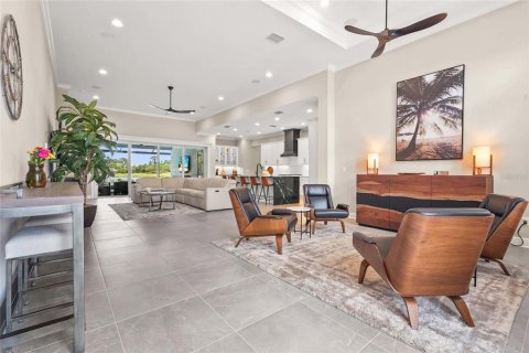 House in Sarasota, Florida 4 bedrooms, 374.67 sq.m. № 1881437 - photo 11