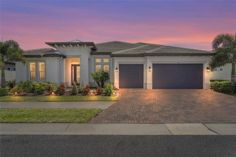House in Sarasota, Florida 4 bedrooms, 374.67 sq.m. № 1881437 - photo 1