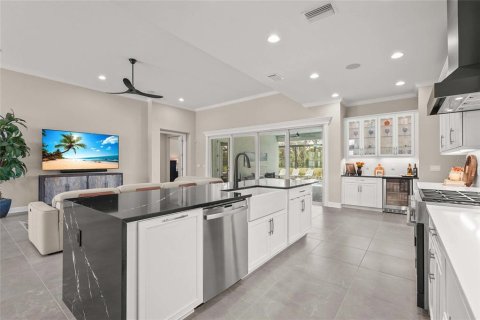 House in Sarasota, Florida 4 bedrooms, 374.67 sq.m. № 1881437 - photo 25