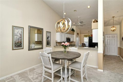Condo in Sarasota, Florida, 2 bedrooms  № 2099467 - photo 16
