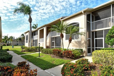 Condo in Sarasota, Florida, 2 bedrooms  № 2099467 - photo 5