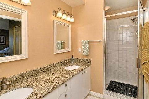 Condo in Sarasota, Florida, 2 bedrooms  № 2099467 - photo 28