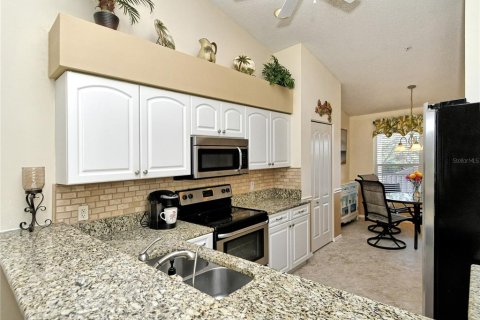 Condo in Sarasota, Florida, 2 bedrooms  № 2099467 - photo 20