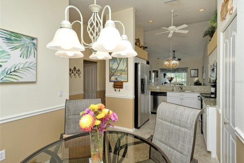 Condo in Sarasota, Florida, 2 bedrooms  № 2099467 - photo 23