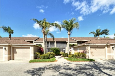 Condo in Sarasota, Florida, 2 bedrooms  № 2099467 - photo 2