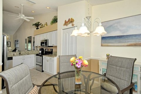 Condo in Sarasota, Florida, 2 bedrooms  № 2099467 - photo 22