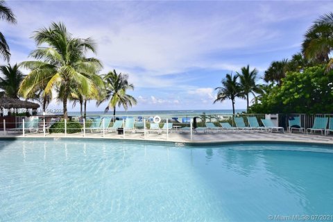 Copropriété à louer à Sunny Isles Beach, Floride: 2 chambres, 132.85 m2 № 2013511 - photo 20