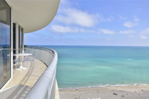 Copropriété à louer à Sunny Isles Beach, Floride: 2 chambres, 132.85 m2 № 2013511 - photo 3