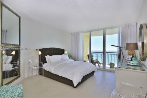 Copropriété à louer à Sunny Isles Beach, Floride: 2 chambres, 132.85 m2 № 2013511 - photo 10