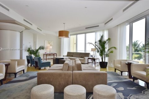 Copropriété à louer à Sunny Isles Beach, Floride: 2 chambres, 132.85 m2 № 2013511 - photo 17