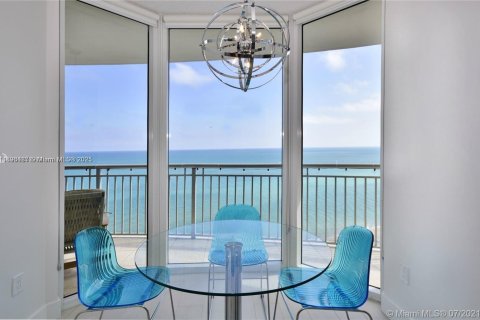Condo à Sunny Isles Beach, Floride, 2 chambres  № 2013511