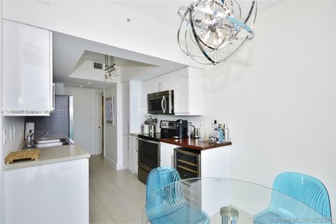 Copropriété à louer à Sunny Isles Beach, Floride: 2 chambres, 132.85 m2 № 2013511 - photo 9
