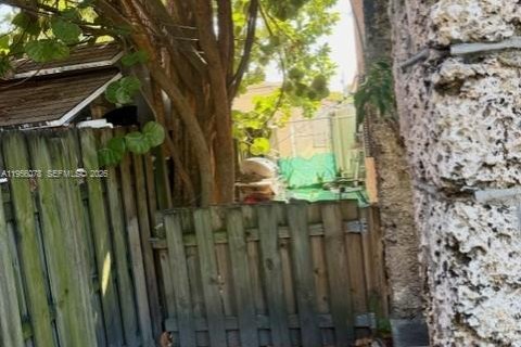 Commercial property in Miami, Florida 180.79 sq.m. № 2010534 - photo 7