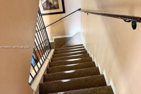 Commercial property in Miami, Florida 180.79 sq.m. № 2010534 - photo 8