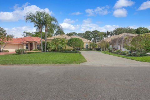 House in Port St. Lucie, Florida 2 bedrooms, 196.3 sq.m. № 2187123 - photo 7