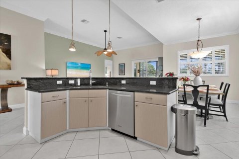 House in Port St. Lucie, Florida 2 bedrooms, 196.3 sq.m. № 2187123 - photo 20