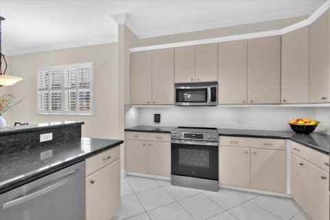 House in Port St. Lucie, Florida 2 bedrooms, 196.3 sq.m. № 2187123 - photo 17