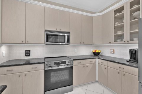 House in Port St. Lucie, Florida 2 bedrooms, 196.3 sq.m. № 2187123 - photo 18
