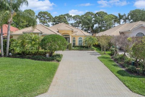 House in Port St. Lucie, Florida 2 bedrooms, 196.3 sq.m. № 2187123 - photo 3