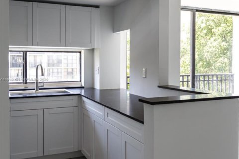 Condominio en venta en Sunny Isles Beach, Florida, 1 dormitorio, 71.26 m2 № 1999476 - foto 17