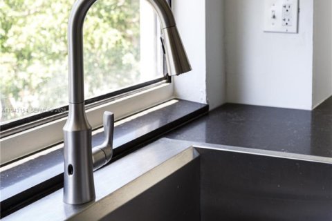 Condominio en venta en Sunny Isles Beach, Florida, 1 dormitorio, 71.26 m2 № 1999476 - foto 26