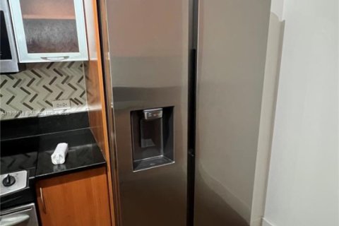 Condo in Aventura, Florida, 2 bedrooms № 2016359 - photo 3