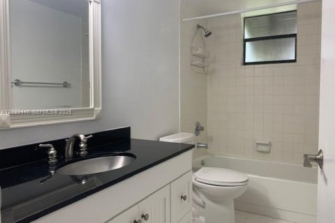 Condominio en alquiler en Miami, Florida, 2 dormitorios, 105.91 m2 № 2257872 - foto 9