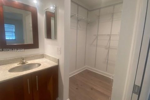 Condominio en alquiler en Miami, Florida, 2 dormitorios, 105.91 m2 № 2257872 - foto 8