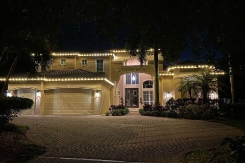 Villa ou maison à louer à Ocean Ridge, Floride: 6 chambres, 411.09 m2 № 1077820 - photo 1