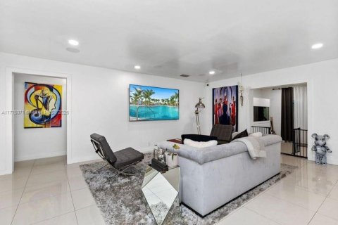 Купить виллу или дом в Майами, Флорида 3 спальни, 172.89м2, № 1696815 - фото 15