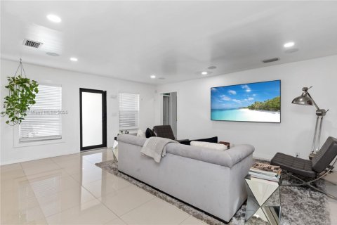 Купить виллу или дом в Майами, Флорида 3 спальни, 172.89м2, № 1696815 - фото 16