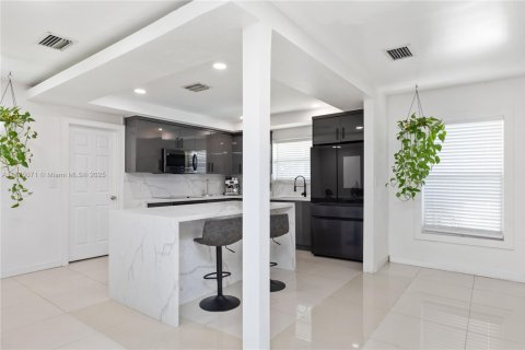 Купить виллу или дом в Майами, Флорида 3 спальни, 172.89м2, № 1696815 - фото 9