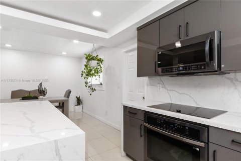 Купить виллу или дом в Майами, Флорида 3 спальни, 172.89м2, № 1696815 - фото 14