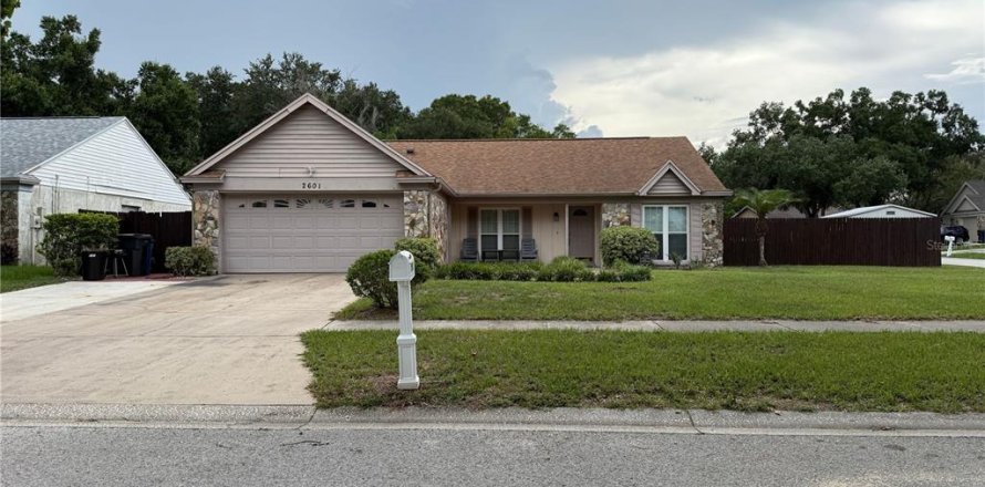 Villa ou maison à Seffner, Floride 3 chambres, 129.32 m2 № 2395635