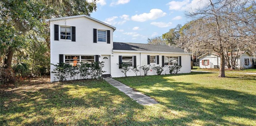 Villa ou maison à Leesburg, Floride 3 chambres, 151.62 m2 № 1527763