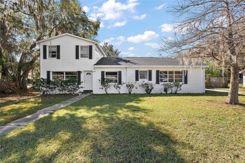 House in Leesburg, Florida 3 bedrooms, 151.62 sq.m. № 1527763 - photo 2