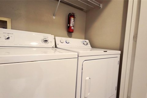 Copropriété à louer à Orlando, Floride: 3 chambres, 127.18 m2 № 2406885 - photo 15