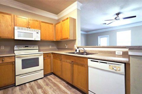 Copropriété à louer à Orlando, Floride: 3 chambres, 127.18 m2 № 2406885 - photo 4