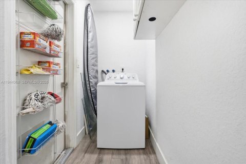 Villa ou maison à vendre à Doral, Floride: 4 chambres, 214.79 m2 № 2008808 - photo 21